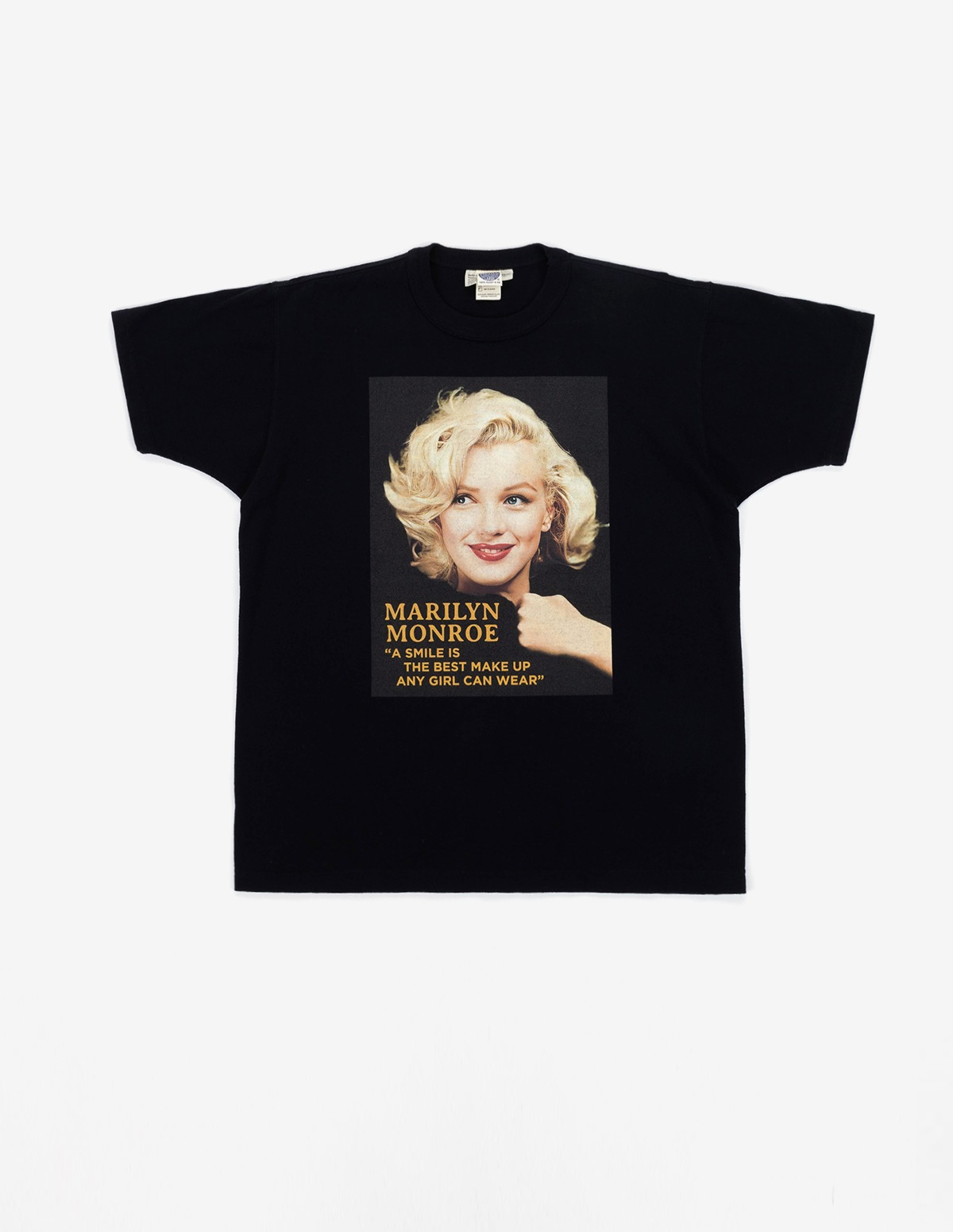 TMC2313 MARILYN MONROE TEE &quot;A SMILE IS THE BEST MAKE UP&quot; (Black)